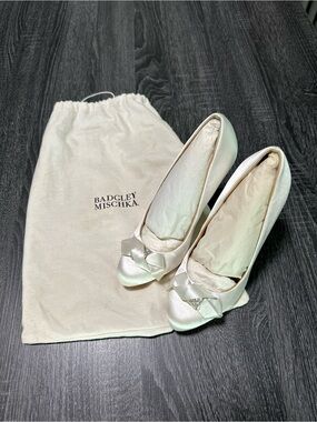 Badgley Mischka Ivory Satin Bow Heels
